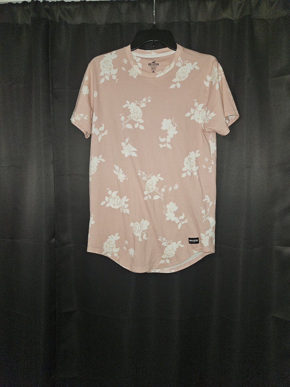 Hollister Men's Blush Pink Floral Crew Tee